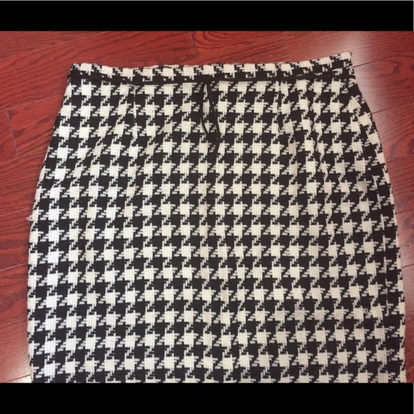 Tweed Midi Plus Size Skirt - Picture 4 of 8